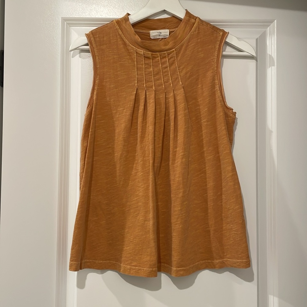 EUC. Anthropologie Mustard Yellow Sleeveless Pleated Tank Top